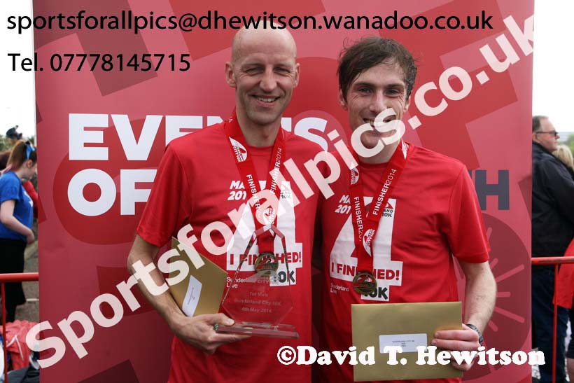 Ian Hudspith winner and Ross Floyd (both Morpeth) 2nd in the Sunderand City 10k. Photo: David T. Hewitson/Sports for All Pics